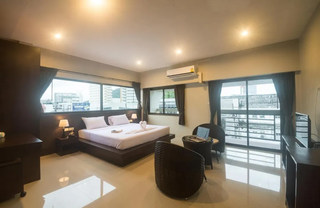 Green Leaf Hostel-1
